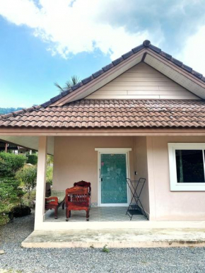 Well Living Guesthouse Khaolak